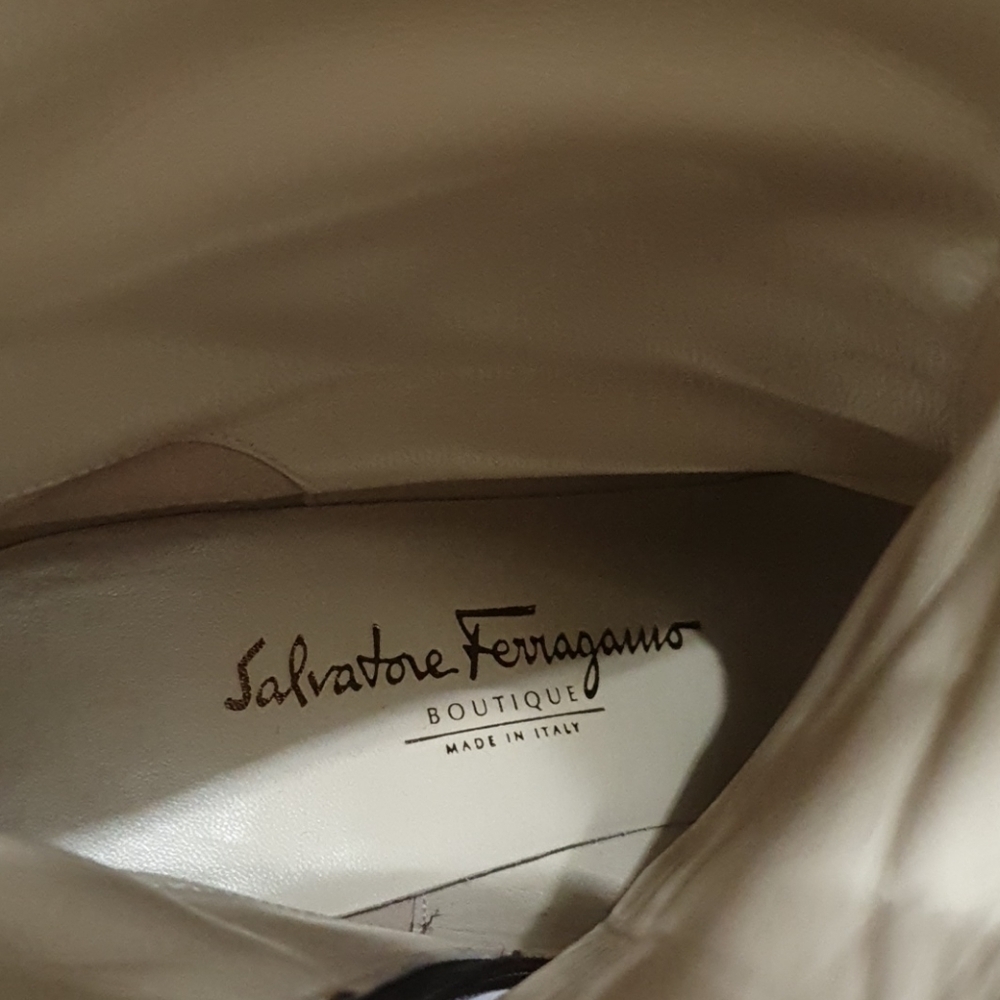 Salvatore Ferragamo Logo detaild leather boots - Picture 8 of 8